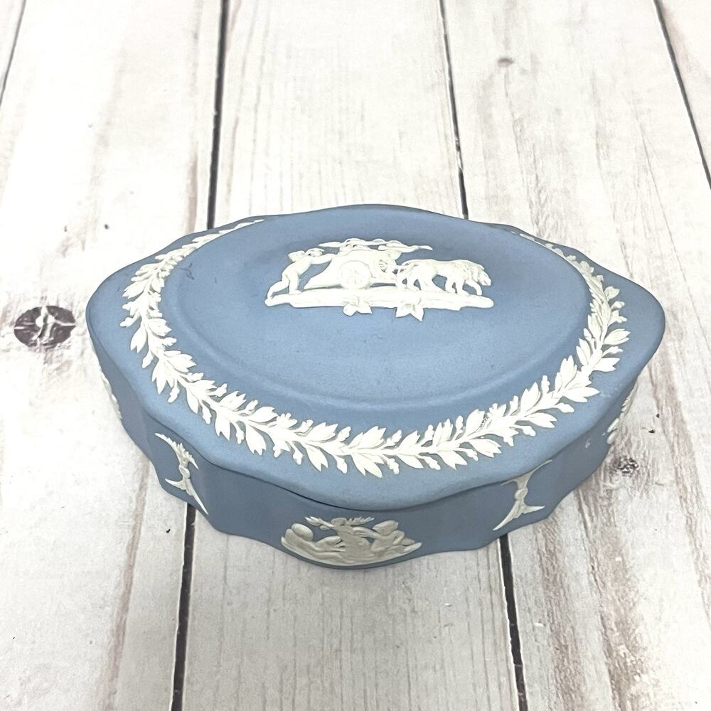 Wedgwood Light Blue Jasperware OVAL TRINKET BOX with Lid 4.5 MINT CONDITION